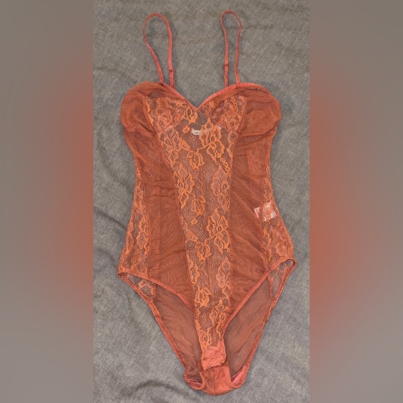 Vintage Urban Outfitters Lace Bodysuit, size Medium - Picture 3 of 13